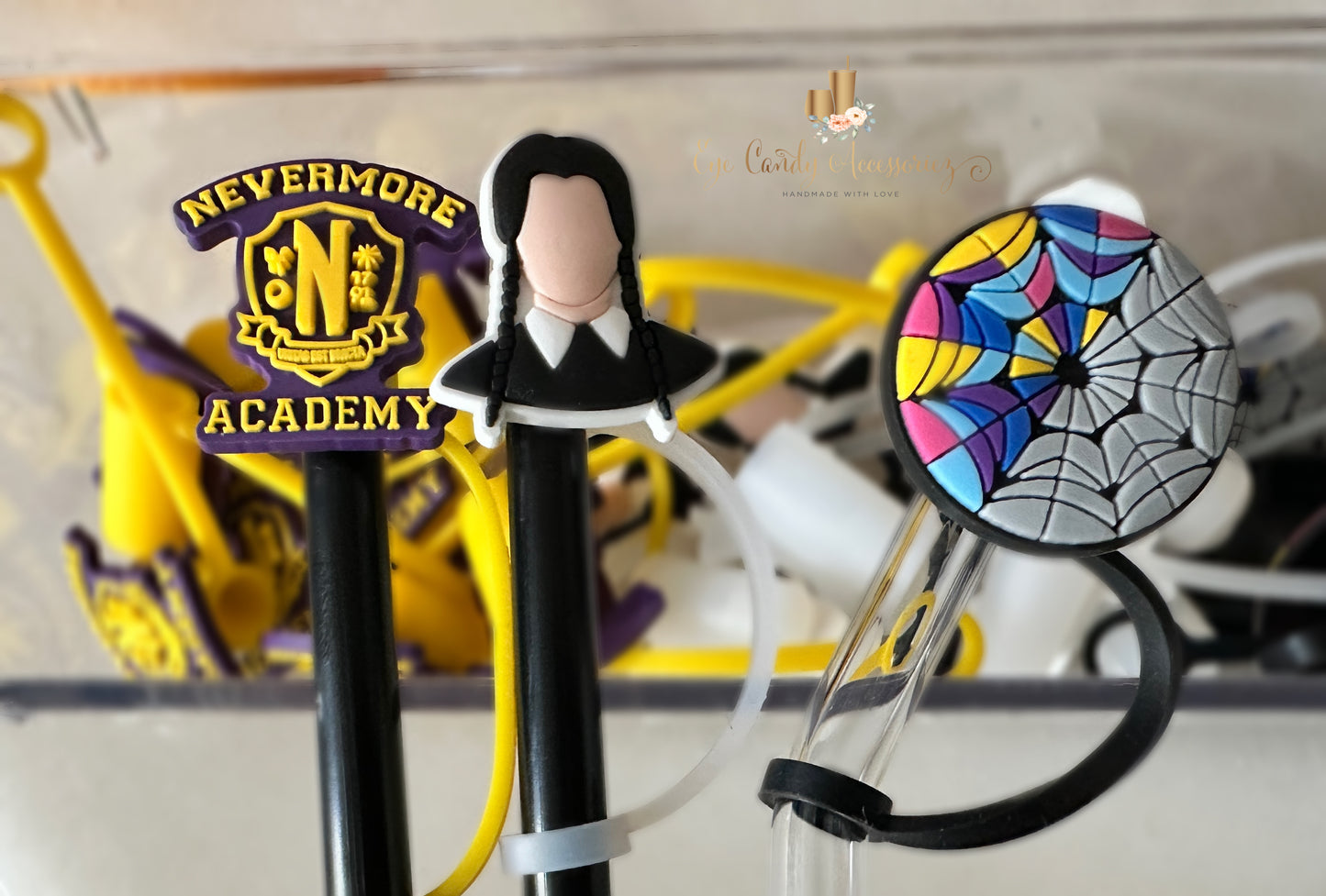 Cubierta de adorno de paja del miércoles