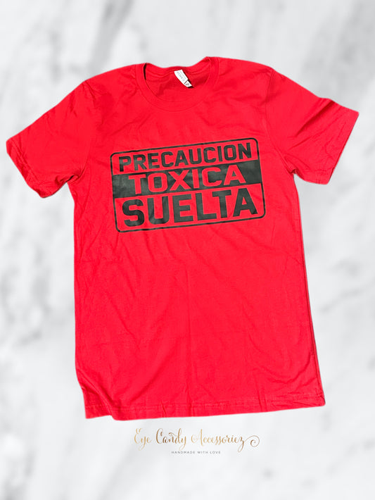 Precaucion Toxica Suelta- Camiseta y suéter con estampado de pantalla